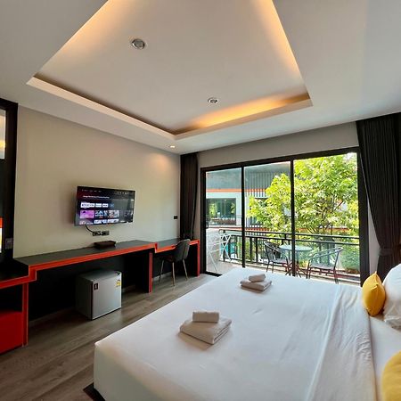 Wow Phuket Hotel Kültér fotó