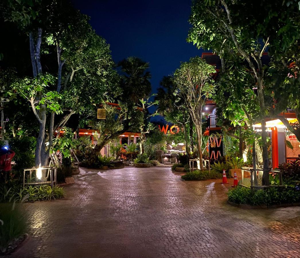 Wow Phuket Hotel Kültér fotó