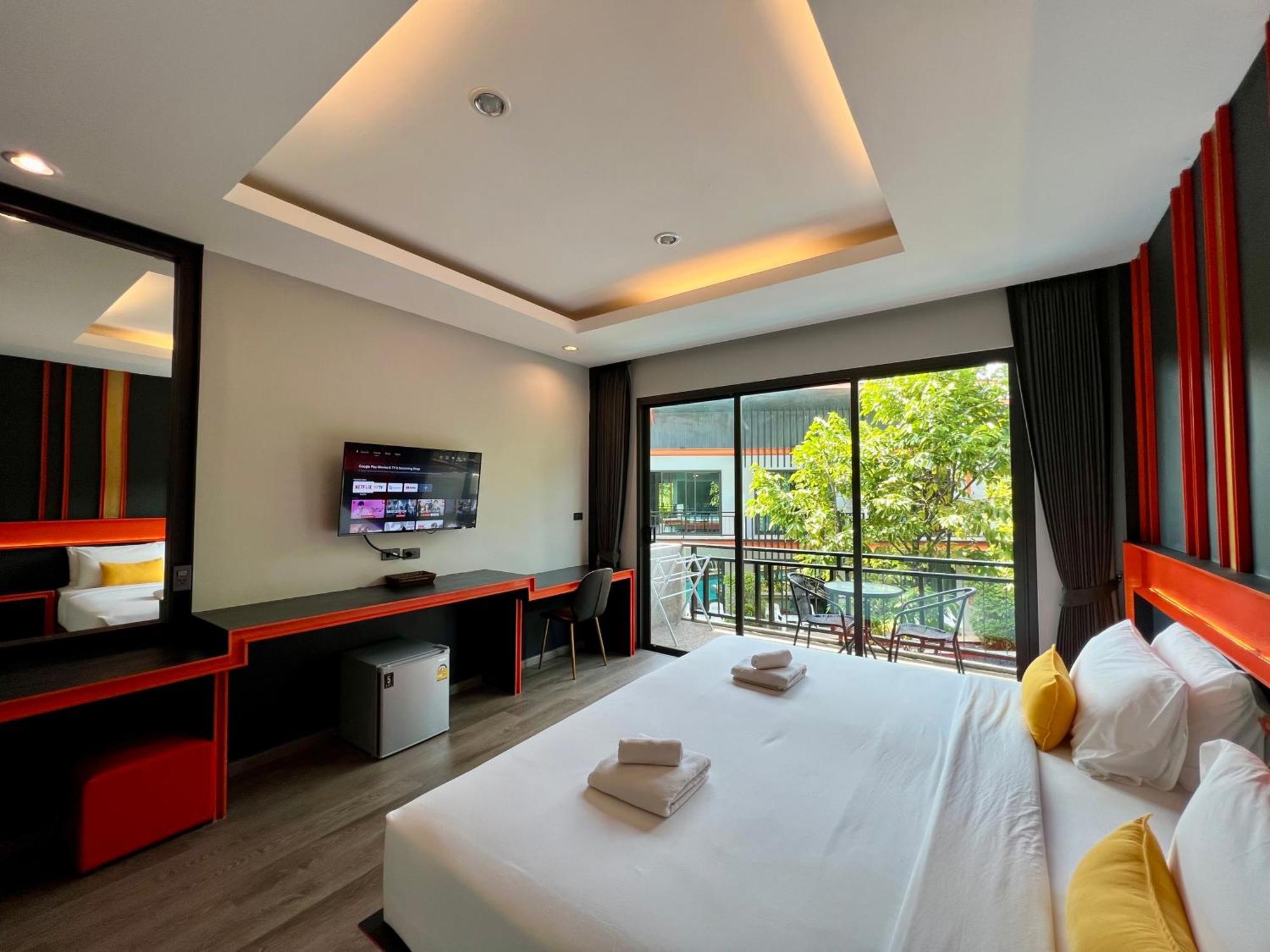 Wow Phuket Hotel Kültér fotó