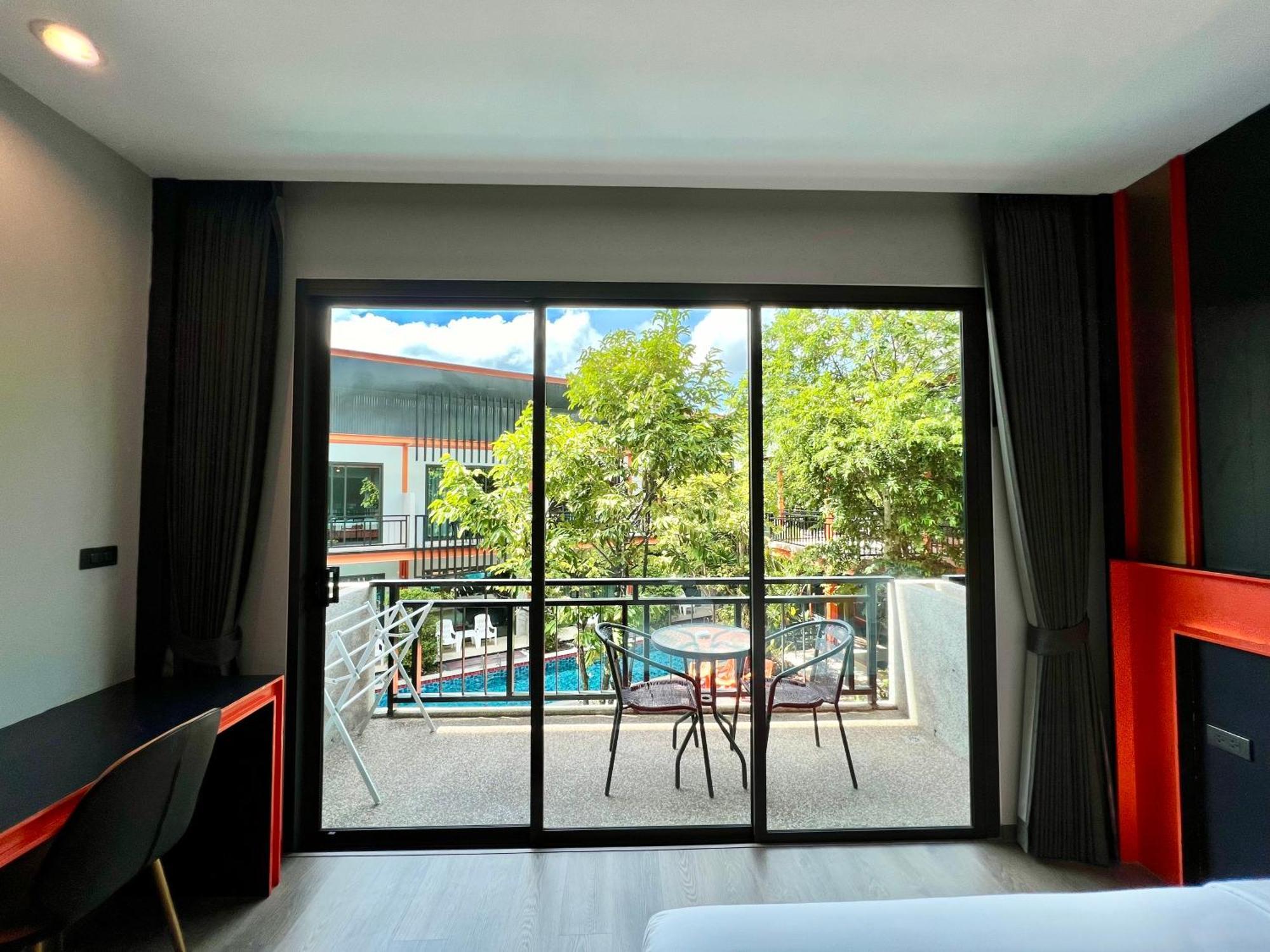 Wow Phuket Hotel Kültér fotó